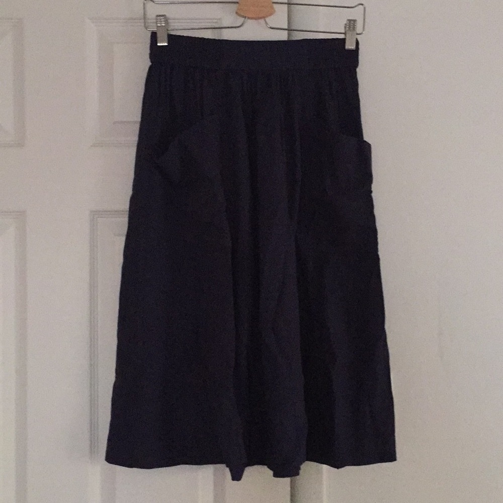 Navy blue midi skirt with pockets